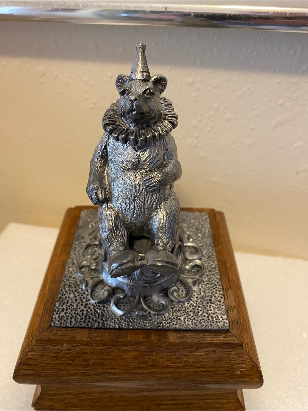 VINTAGE 1986 MICHAEL RICKER PEWTER BEAR AS A CLOWN /WOOD MUSIC BOX, NEW MICHELE